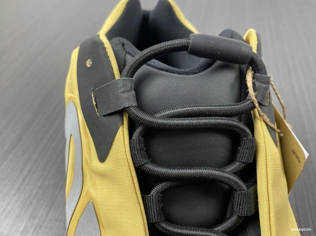 Boost Flux' MNVN GZ0717 'Honey 700 Yeezy 0917